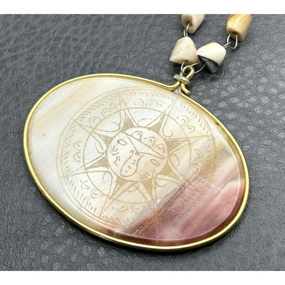 VTG Carved Mayan Aztec Sun Calendar Pendant Necklace Striped Agate ~ 24